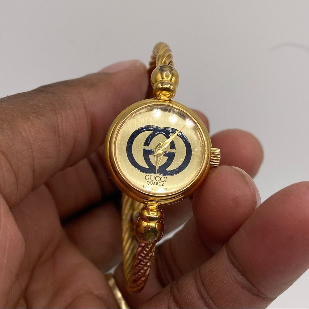 Gucci Bangle Watch 2047L Quartz Watch - Picture 10 of 12